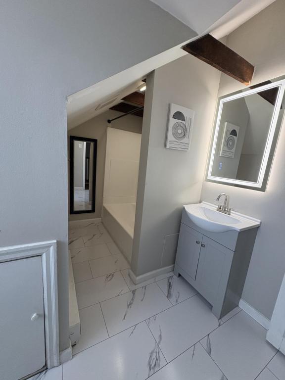 Building Photo - 1025 W Turner St