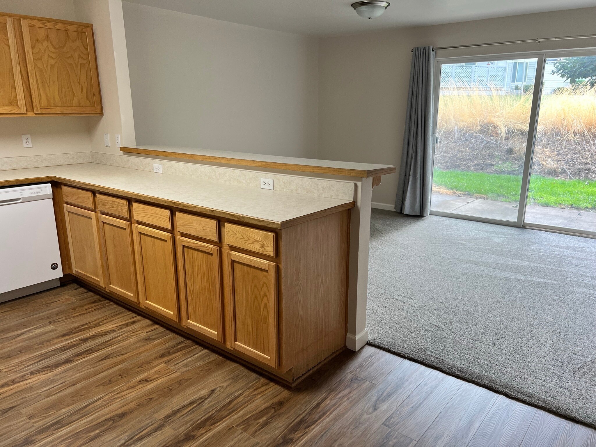 Building Photo - 5555 Glenridge Way