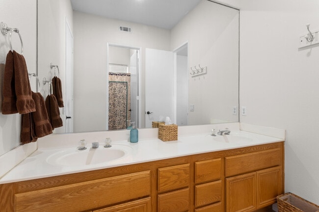 Building Photo - 74629 Lavender Way