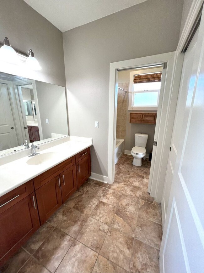 Building Photo - Haleaka Single Family 4 bedroom 3 bedroom ...