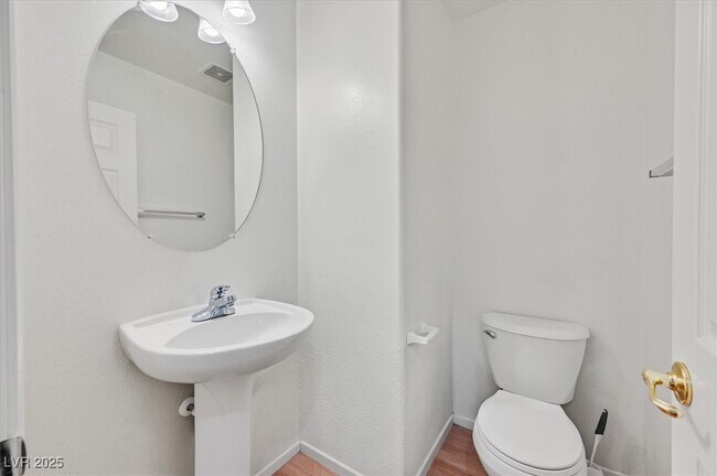 Building Photo - 6333 Sycamore Grove Ct