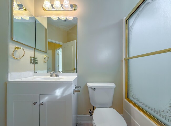 Building Photo - 3327 Dartmouth Dr