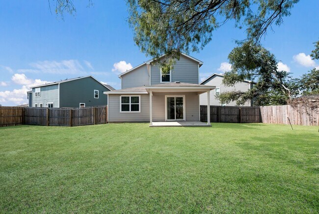 Building Photo - Lovely Rancho Primera Property