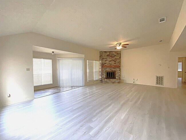 Building Photo - 9515 Hendon Ln