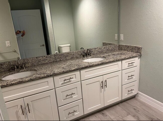 Building Photo - 9438 Fruitland Ave