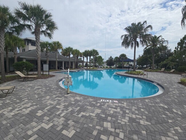 Building Photo - Gorgeous 3-Bedroom, 2-Bathroom Townhouse in Bradenton