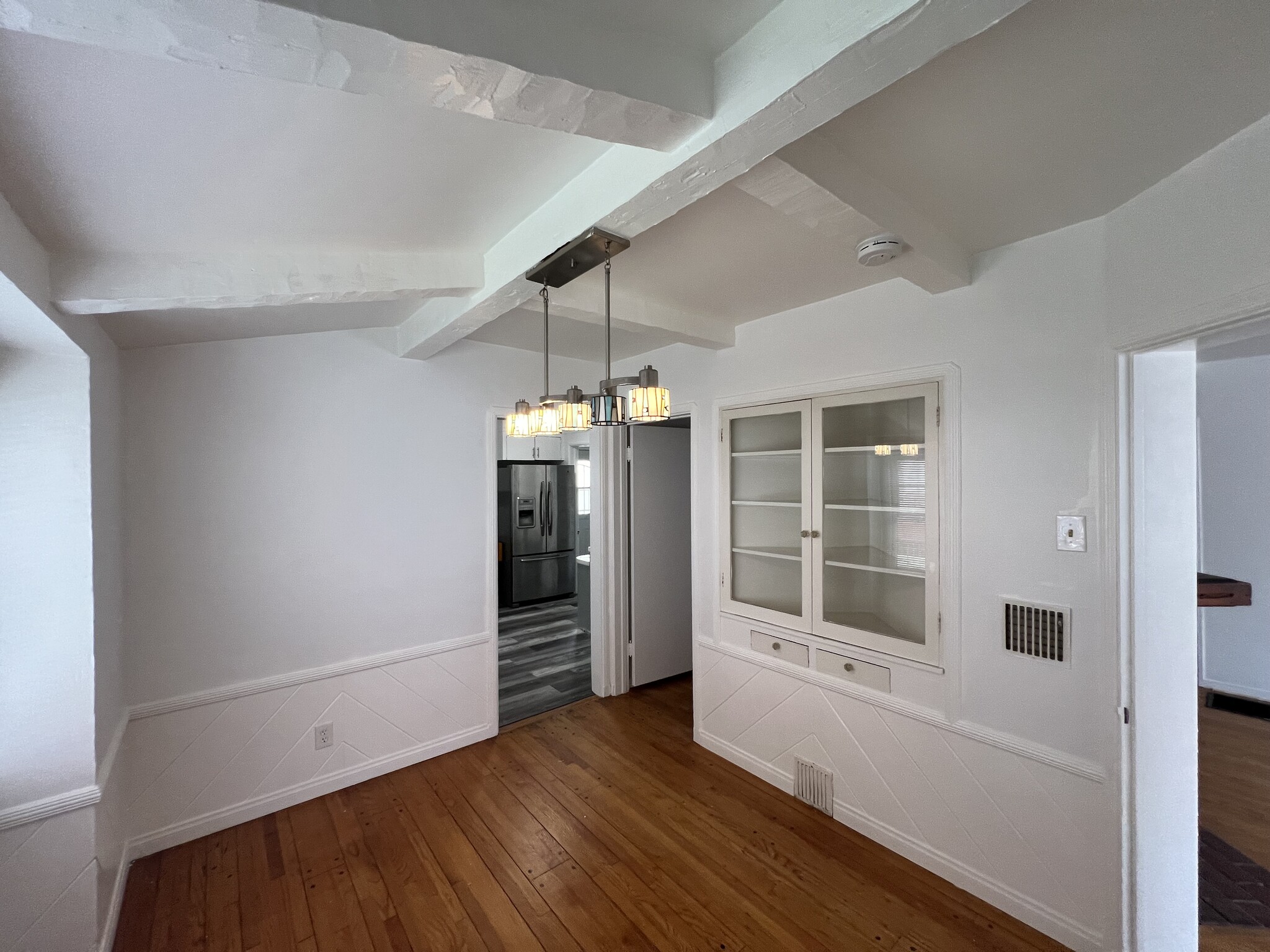 Dining Room - 322 W Plymouth St