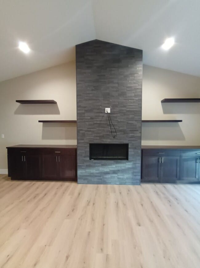 Building Photo - 1615 Polnell Rd