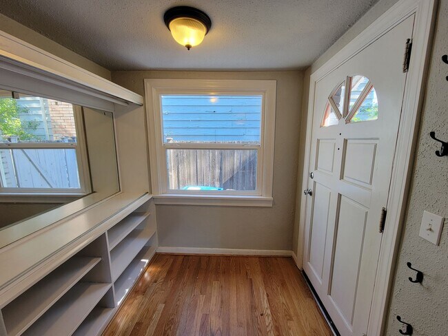 Building Photo - Gorgeous Oasis in Licton Springs Available...