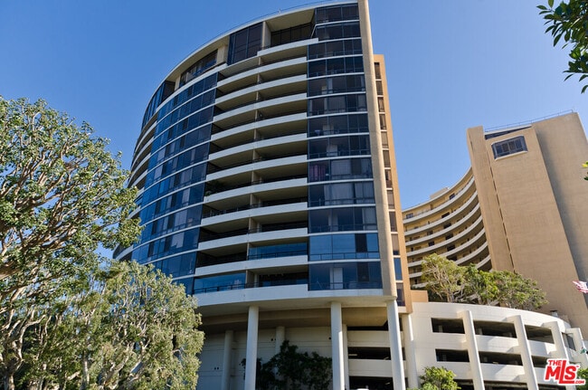 Building Photo - 4337 Marina City Dr