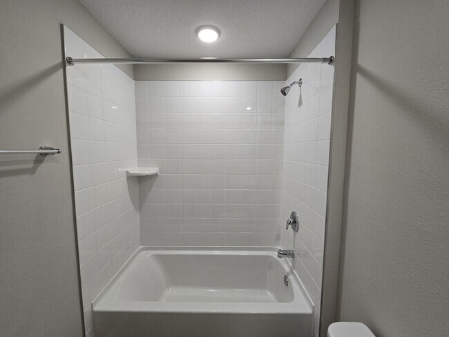Building Photo - Beautiful 3/2/2 SF Home For Rent in Davenport, FL $2199