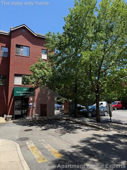 Primary Photo - 373 Highland Ave