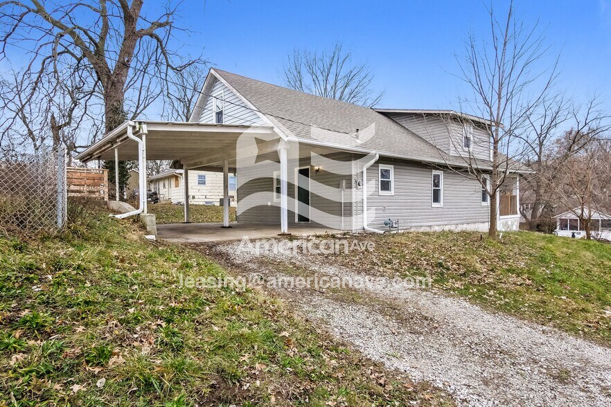 Building Photo - 901 S Leslie Ave