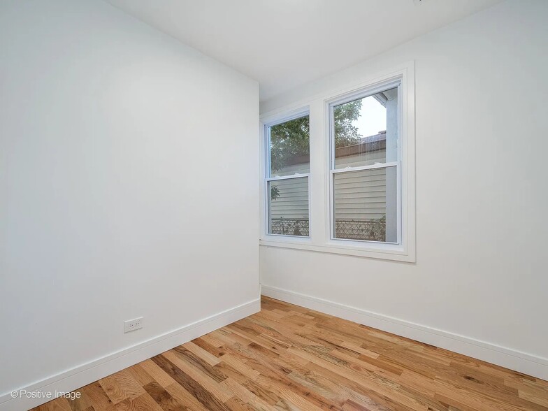 Building Photo - 3016 W 40th St