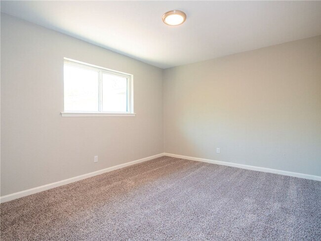 Building Photo - 2524 Glen Springs Way