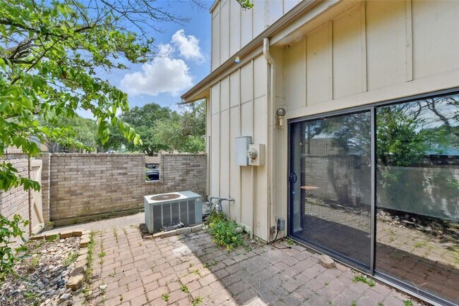 Building Photo - 3126 Windchase Blvd