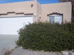 Building Photo - 5901 Camino de la Luna NW