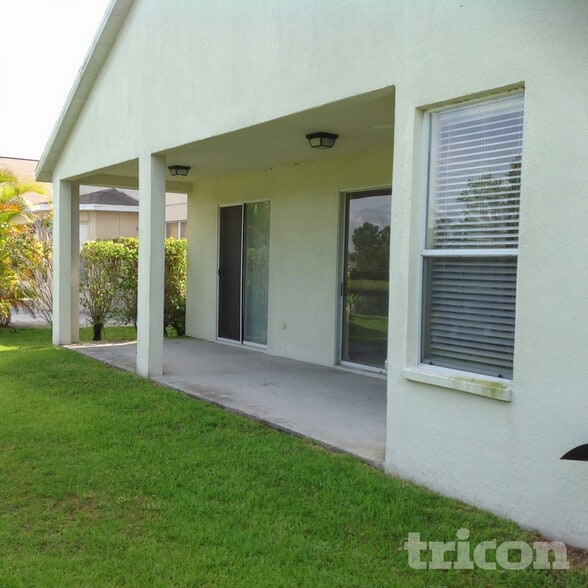 Building Photo - 13713 Ogakor Dr