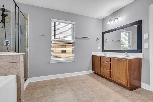 Building Photo - 2707 Volute