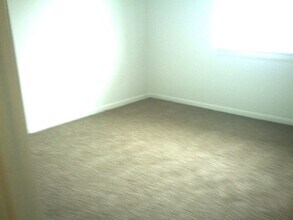 Building Photo - 6 Berwyn Hall