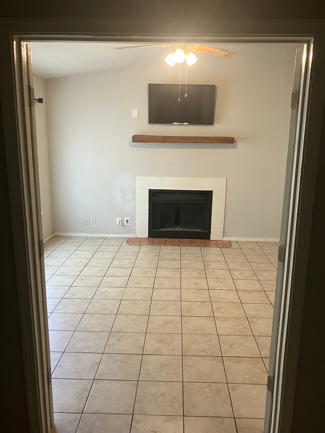 Building Photo - 6207 Valley King