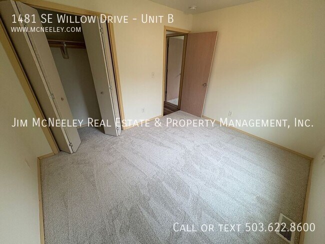 Building Photo - 1481 SE Willow Dr