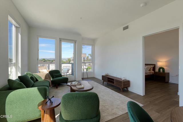 Building Photo - 18900 Parthenia St