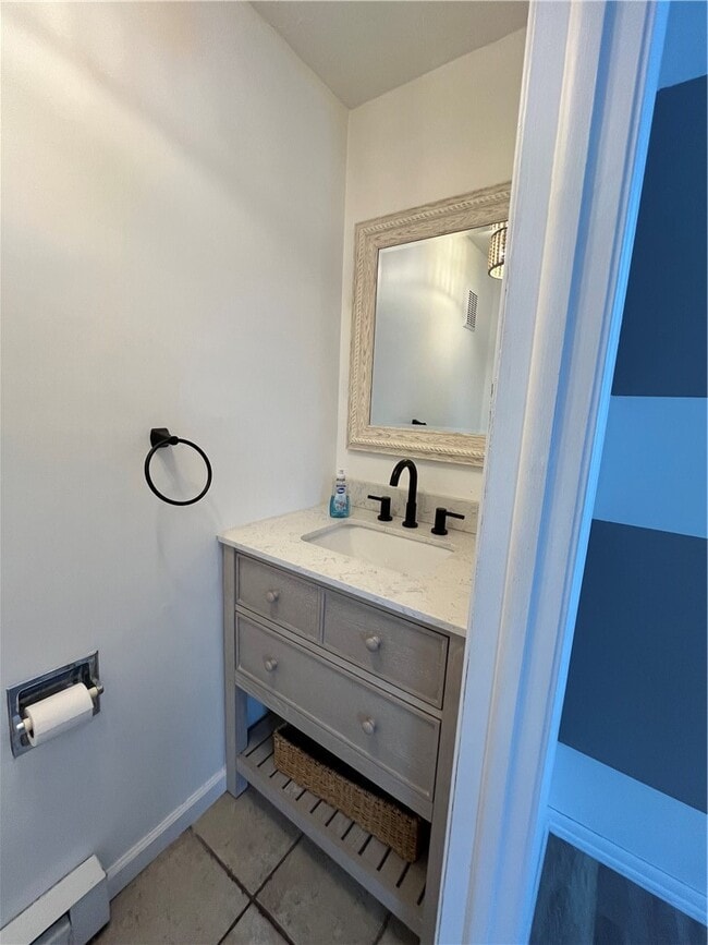 Building Photo - 7026 Lake Ave