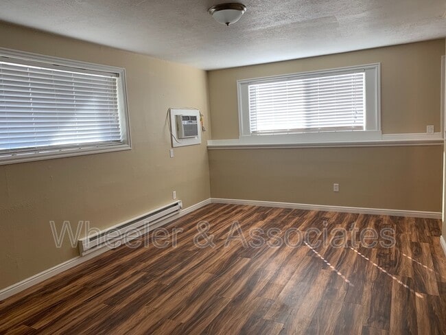Building Photo - 520 E 4400 S