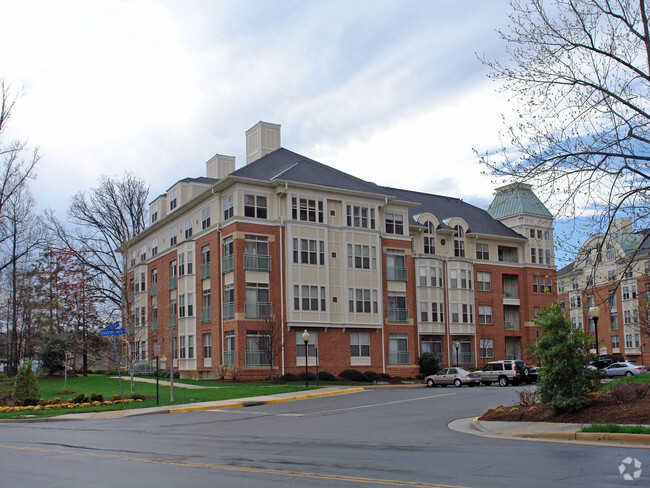 Building Photo - Stratford Condominiums