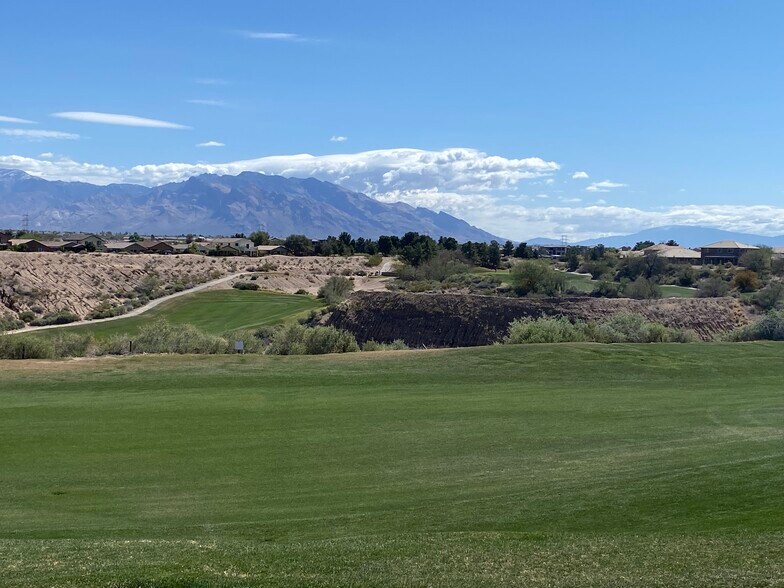 Quarry Pines Golf Club - 7146 W Hunnington Dr