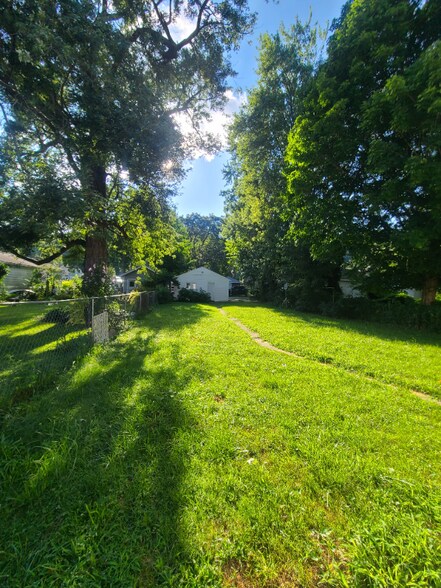 Building Photo - 35 Richards Ave NW