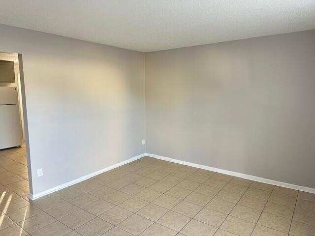 Building Photo - 2075 Clingan Dr NW