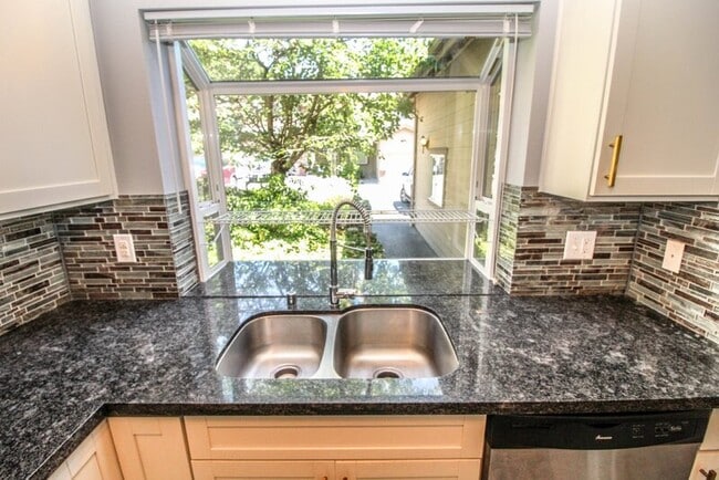 Building Photo - 20901 Cypress Way