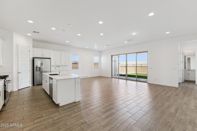 Building Photo - 531 S Owl Dr