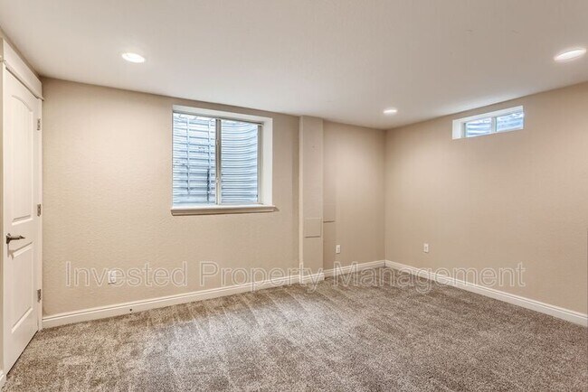 Building Photo - 2471 S Ivanhoe Pl