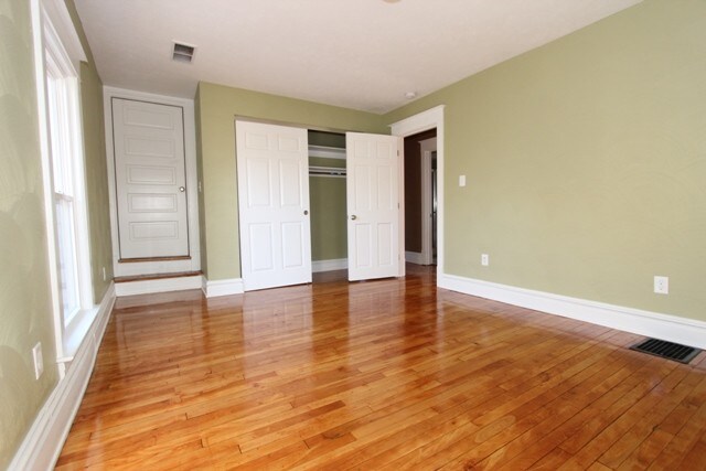 Building Photo - 1054 Sibley St NW