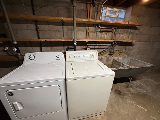 Building Photo - 1954-1956 Hazelwood St