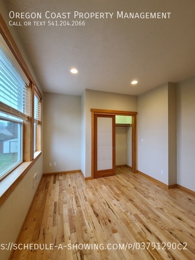 Building Photo - 961 NW Lanai Loop