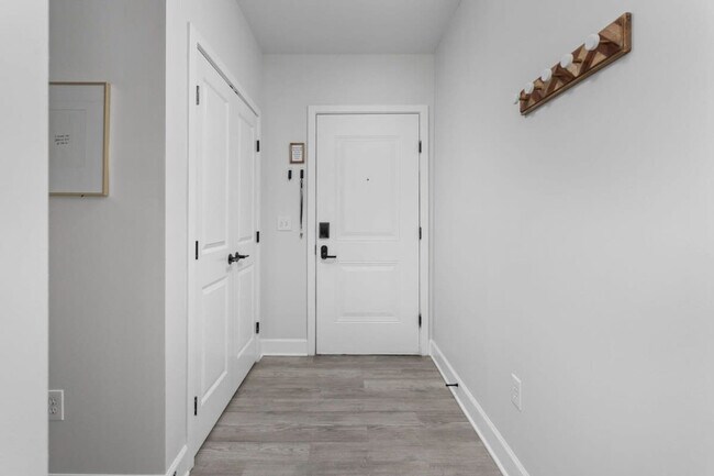 Building Photo - 5858 N College Ave