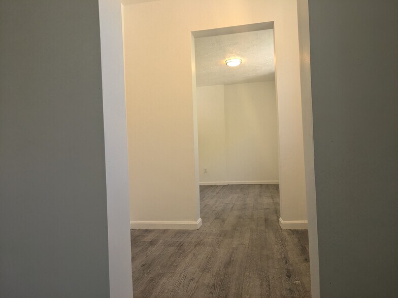 Building Photo - 227 Renner St