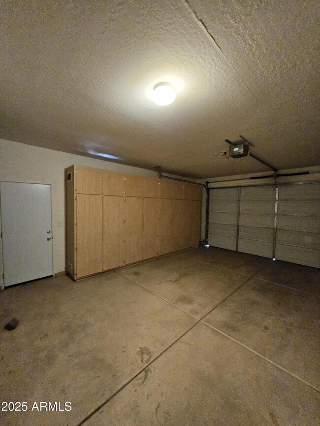 Building Photo - 14574 W Shaw Butte Dr