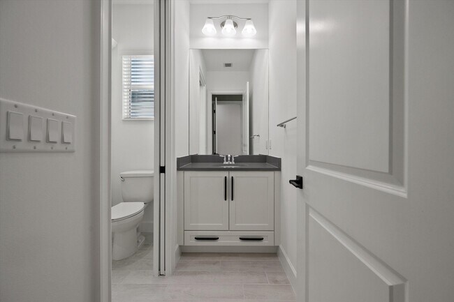 Building Photo - 4727 Estates Cir