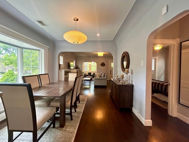 Building Photo - $0 DEPOSIT OPTION. 3BED/2BATH CHARMING HOM...
