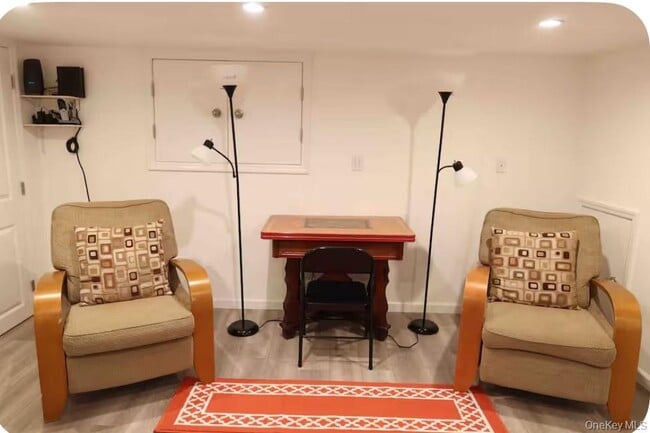 Building Photo - 137 Canterbury Rd