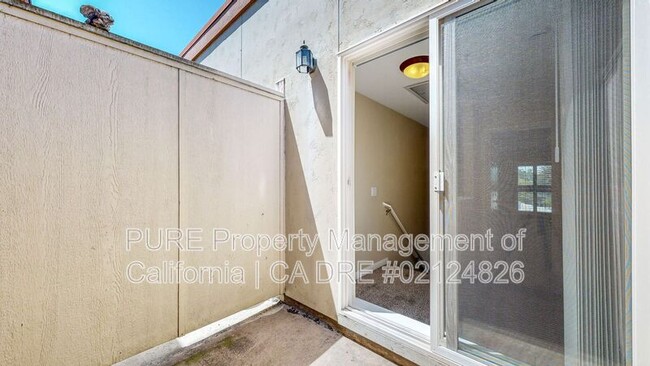 Building Photo - 110 5th St