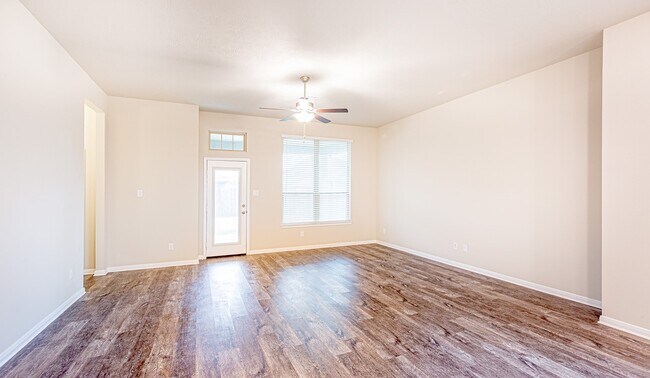 Building Photo - 3032 Stonebriar Ct