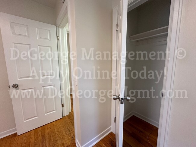 Building Photo - Gorgeous Spacious 4 Bedroom 1.5 Bath Singl...