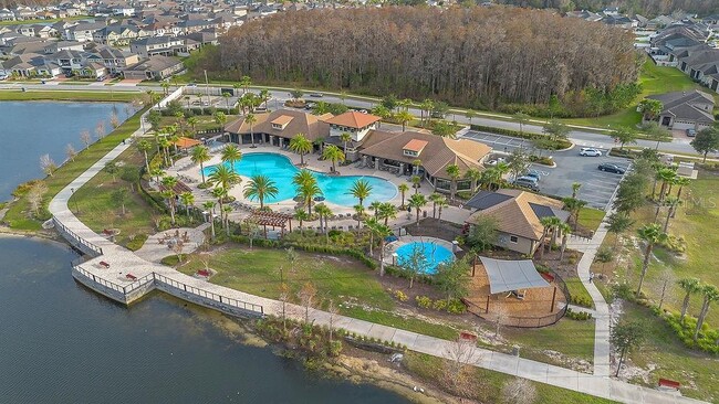 Building Photo - 2450 Chateau Lp