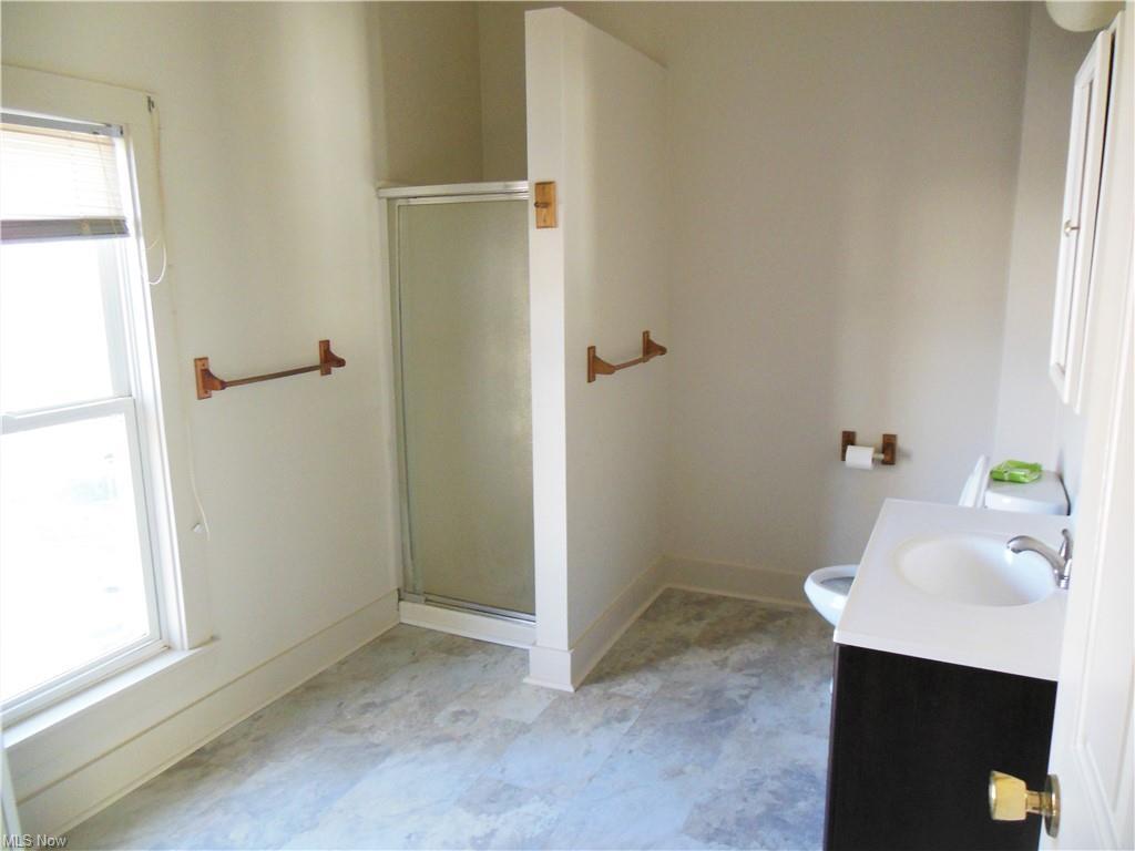 Building Photo - 362 W Main St